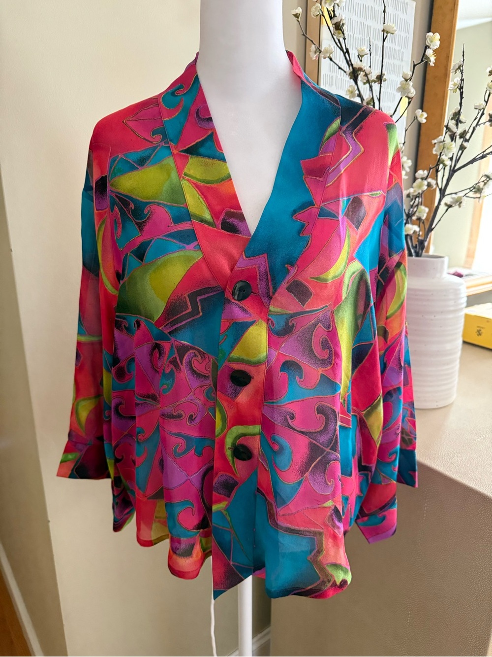 Chico's Vibrant flowy blouse